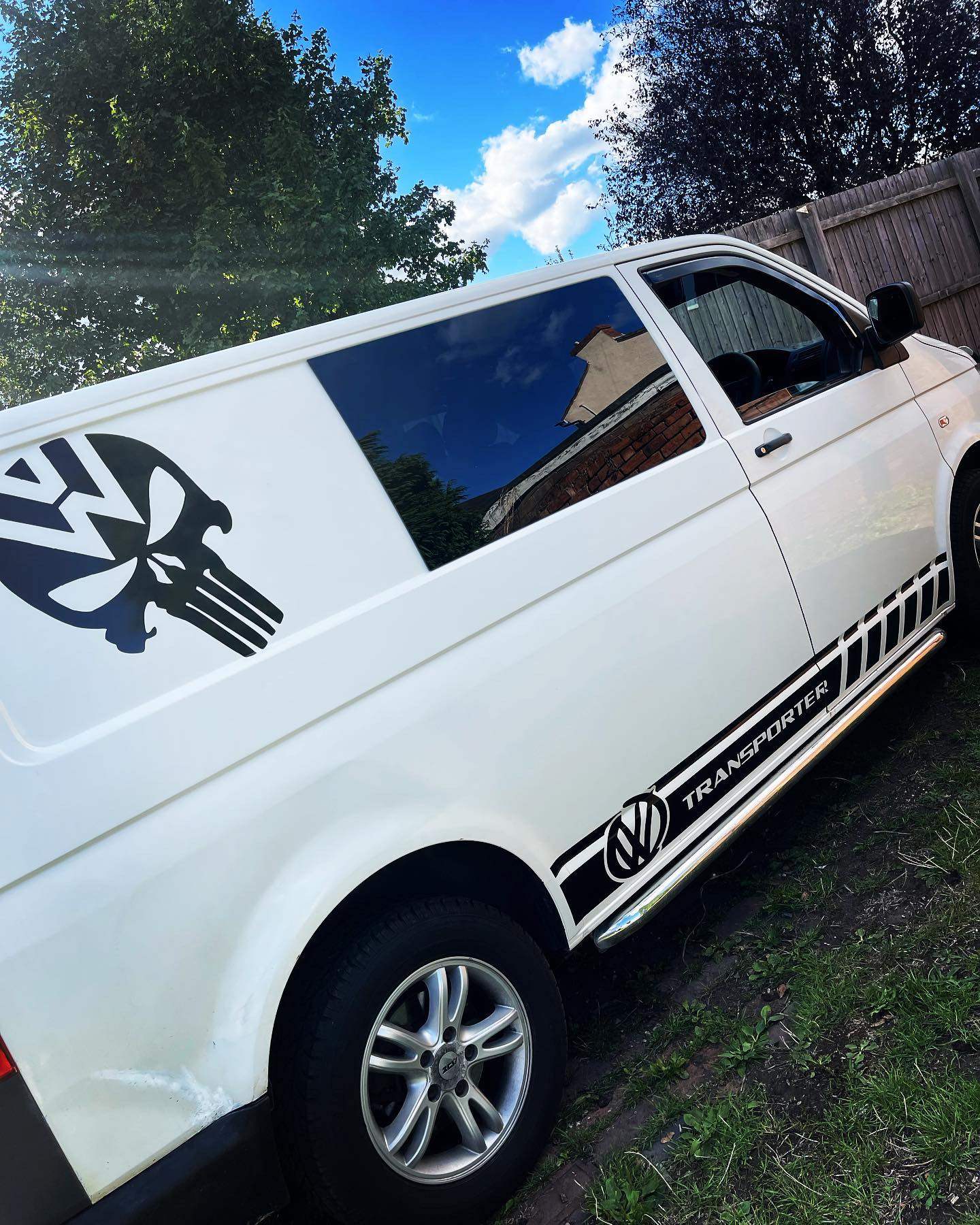 343277181_536724558629029_3474613155827300792_n - R&E Wraps and Graphics LTD - Volkswagen T5 Punisher Skull Side Panel Decals x2 - side panel, skull, Volkswagen, volkswagen t5, volkswagen transporter, vw