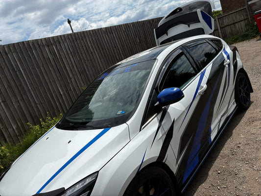 98DA0685-AD81-400A-BADB-D768904B7068 - R&E Wraps and Graphics LTD - Honey Comb ZS Sunstrip - ford, ford focus, ford zs, honeycomb, st, st honey comb, st sunstrip, sunstrips, ZS