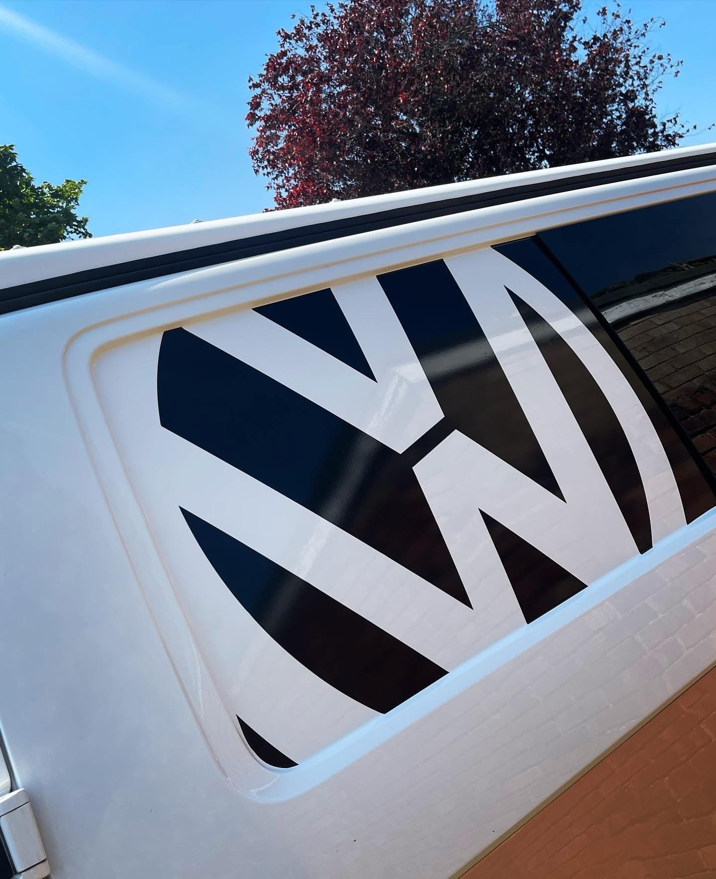 Volkswagen T5 T6 kurzer Radstand Seitenverkleidungsaufkleber x2