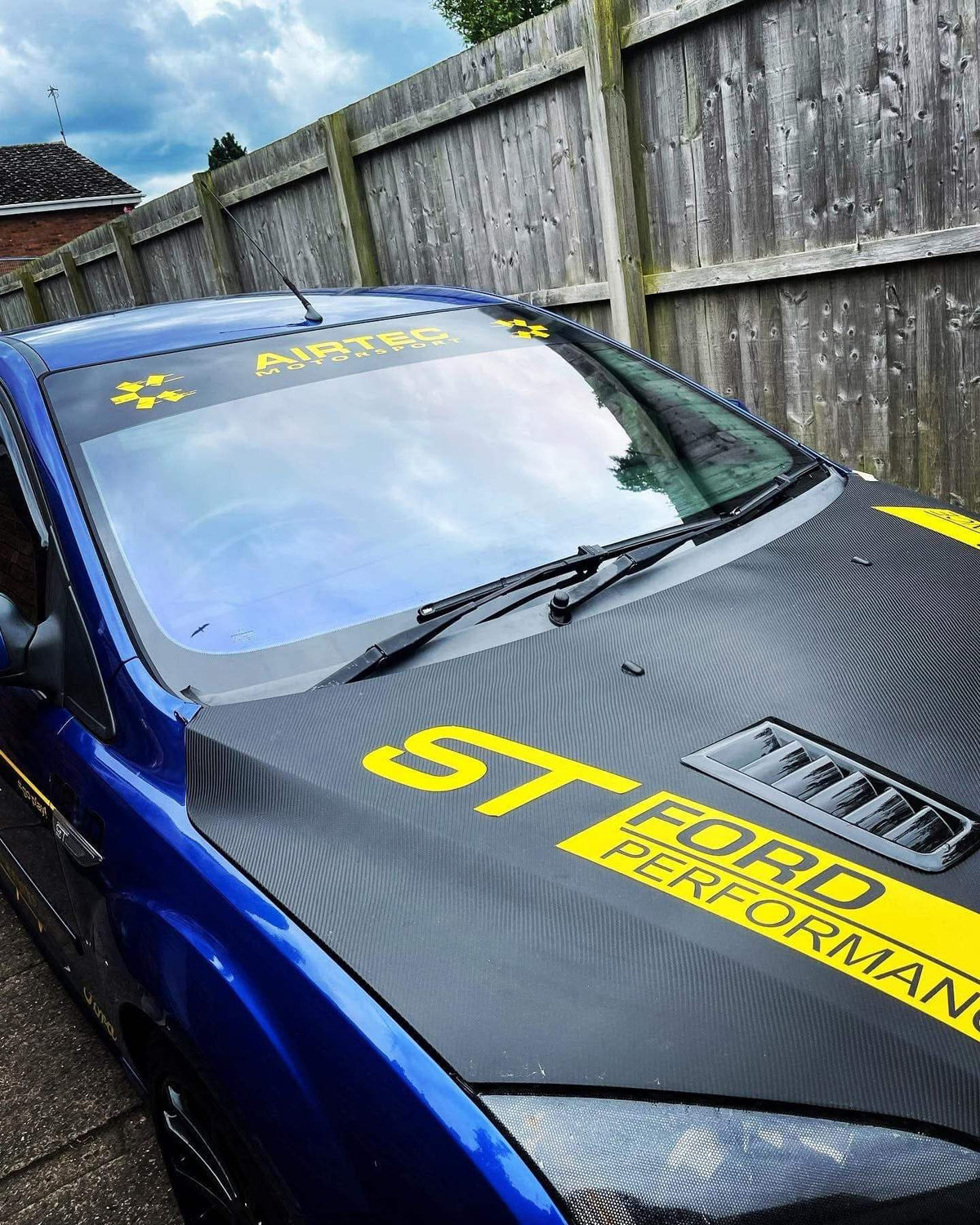 IMG-0840 - R&E Wraps and Graphics LTD - Airtec Motorsport Sunstrip - airtec, AIRTEC motorsport, airtec motorsport sunstrip, Airtec sunstrip, sunstrips