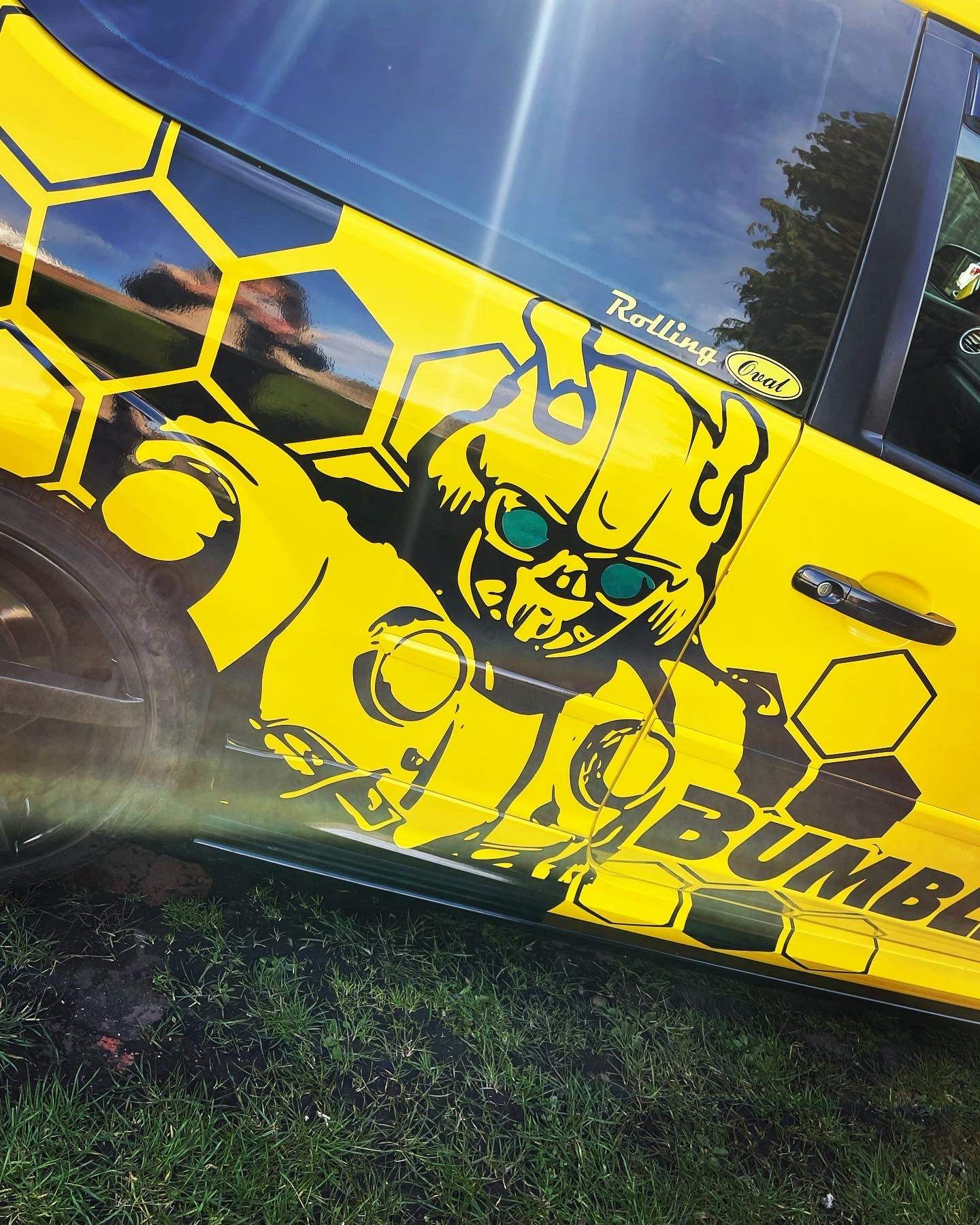 image_c48e515b-c092-4033-9090-2ddc33bfd891 - R&E Wraps and Graphics LTD - Honey Comb Bumble Bee Graphic Kit Ford Focus MK2 - bumble bee, Bumble bee graphic kit, ford, Ford Graphic Kits, graphic kits, hexagon, hexagon graphic kit, Hexagon graphic kits, hexegons, honey comb, Honey Comb Bumble Bee Graphic Kit, Honey Comb Bumble Bee Graphic Kit Ford Focus MK2, Honey comb graphic kits, honeycomb, st honey comb, transformer