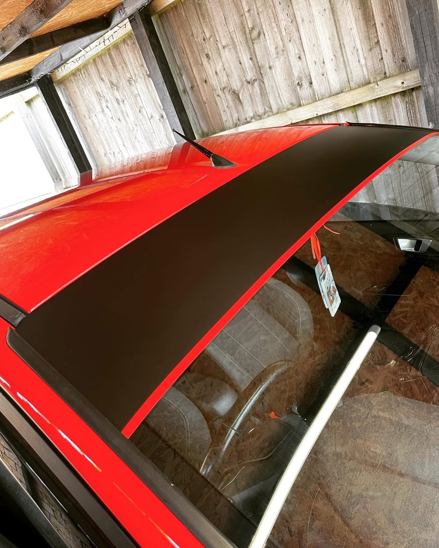Plain Sunstrip With Pinstripe